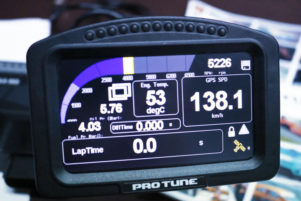 TDL 4.3 — vista frontal do dash logger com shift light de 13 LEDs configuráveis
